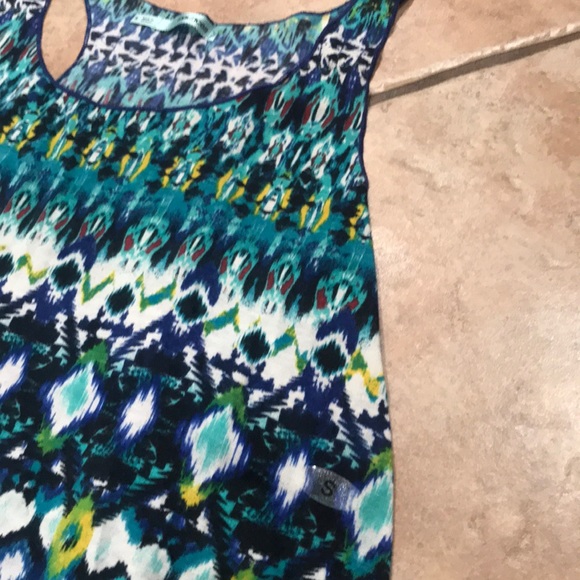 Maurice’s tank top Aztec design - Picture 2 of 6